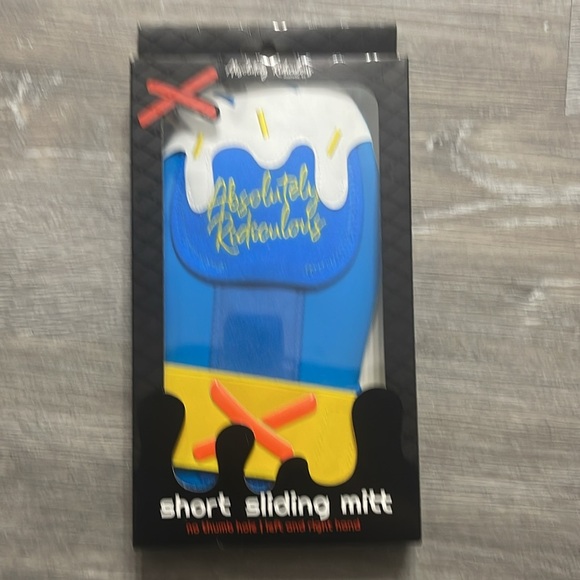 ookla | short king sliding mitt absolutely  ridiculous - Picture 2 of 4